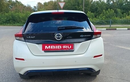 Nissan Leaf II, 2018 год, 1 290 000 рублей, 3 фотография