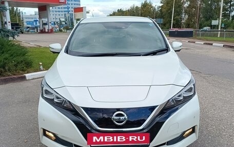 Nissan Leaf II, 2018 год, 1 290 000 рублей, 4 фотография
