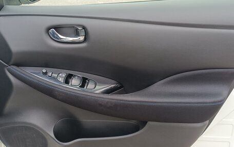 Nissan Leaf II, 2018 год, 1 290 000 рублей, 30 фотография