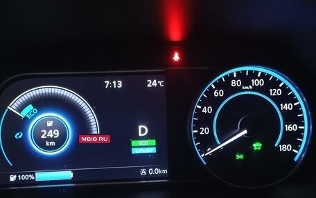 Nissan Leaf II, 2018 год, 1 290 000 рублей, 29 фотография