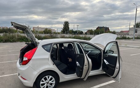 Hyundai Solaris II рестайлинг, 2015 год, 1 350 000 рублей, 17 фотография