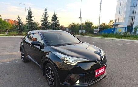 Toyota C-HR I рестайлинг, 2016 год, 2 000 000 рублей, 1 фотография
