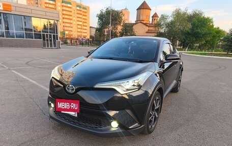 Toyota C-HR I рестайлинг, 2016 год, 2 000 000 рублей, 5 фотография