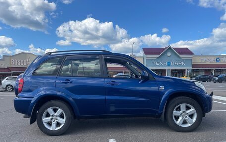 Toyota RAV4, 2004 год, 700 000 рублей, 3 фотография