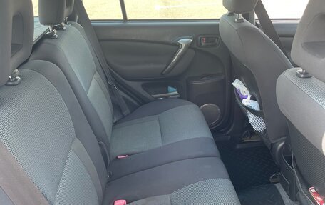 Toyota RAV4, 2004 год, 700 000 рублей, 7 фотография