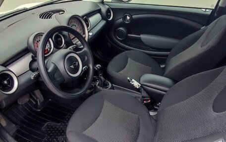MINI Hatch, 2010 год, 1 100 000 рублей, 10 фотография