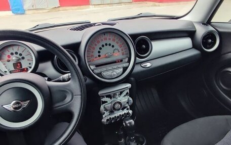 MINI Hatch, 2010 год, 1 100 000 рублей, 19 фотография