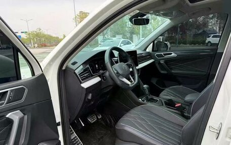 Volkswagen Tiguan II, 2021 год, 3 500 000 рублей, 3 фотография