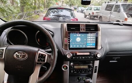 Toyota Land Cruiser Prado 150 рестайлинг 2, 2010 год, 2 150 000 рублей, 2 фотография