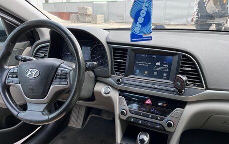 Hyundai Elantra VI рестайлинг, 2017 год, 1 500 000 рублей, 21 фотография