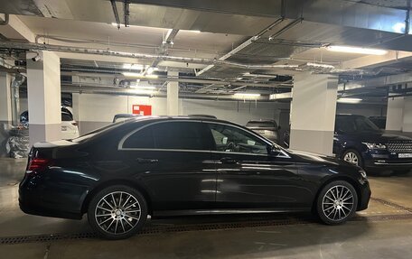Mercedes-Benz E-Класс, 2019 год, 3 500 000 рублей, 5 фотография