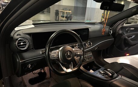 Mercedes-Benz E-Класс, 2019 год, 3 500 000 рублей, 7 фотография