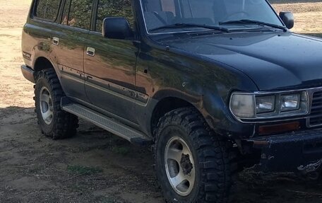 Toyota Land Cruiser 80 рестайлинг, 1996 год, 540 000 рублей, 2 фотография