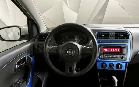 Volkswagen Polo VI (EU Market), 2011 год, 595 000 рублей, 16 фотография