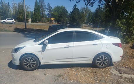 Hyundai Solaris II рестайлинг, 2016 год, 640 000 рублей, 2 фотография