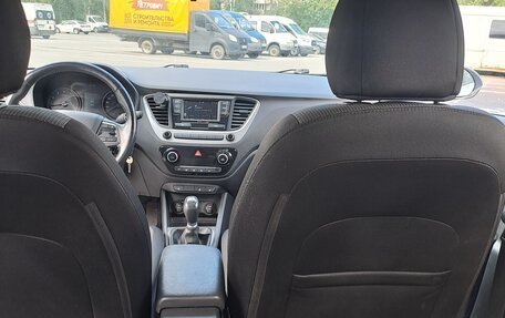 Hyundai Solaris II рестайлинг, 2017 год, 1 159 000 рублей, 10 фотография