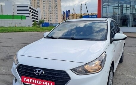 Hyundai Solaris II рестайлинг, 2017 год, 1 159 000 рублей, 2 фотография