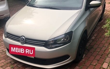 Volkswagen Polo VI (EU Market), 2013 год, 1 050 000 рублей, 2 фотография