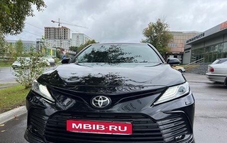Toyota Camry, 2021 год, 3 700 000 рублей, 2 фотография