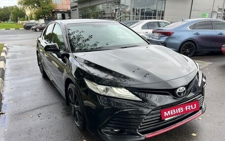 Toyota Camry, 2021 год, 3 700 000 рублей, 6 фотография