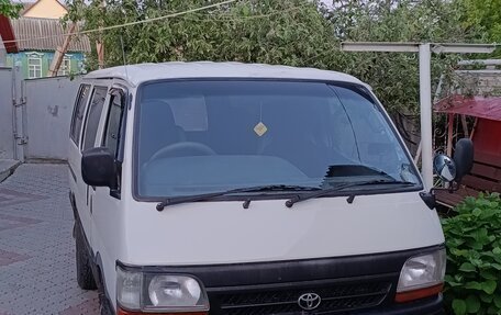 Toyota HiAce H100, 2003 год, 810 000 рублей, 2 фотография