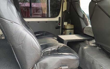 Toyota HiAce H100, 2003 год, 810 000 рублей, 11 фотография