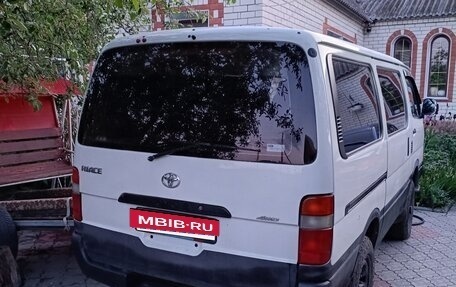 Toyota HiAce H100, 2003 год, 810 000 рублей, 6 фотография