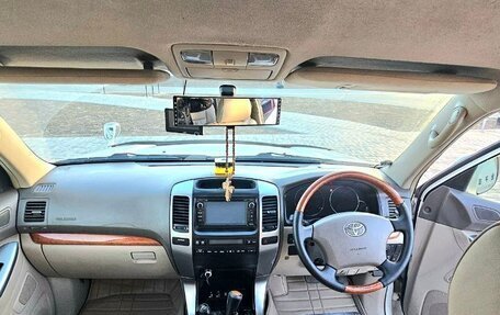 Toyota Land Cruiser Prado 120 рестайлинг, 2003 год, 2 300 000 рублей, 3 фотография