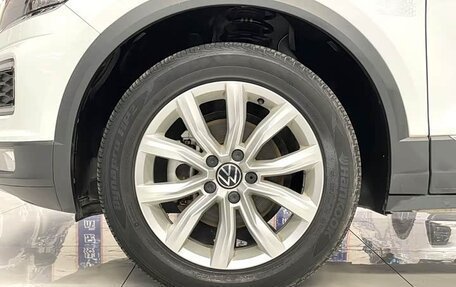 Volkswagen T-Roc I, 2022 год, 1 690 000 рублей, 6 фотография