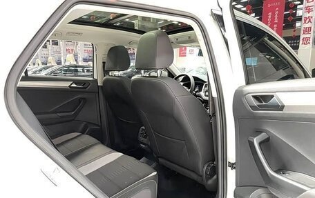 Volkswagen T-Roc I, 2022 год, 1 690 000 рублей, 15 фотография