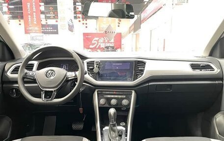 Volkswagen T-Roc I, 2022 год, 1 690 000 рублей, 10 фотография
