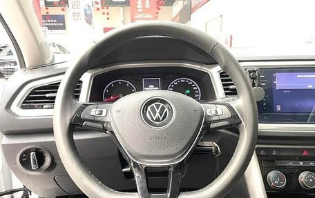 Volkswagen T-Roc I, 2022 год, 1 690 000 рублей, 16 фотография