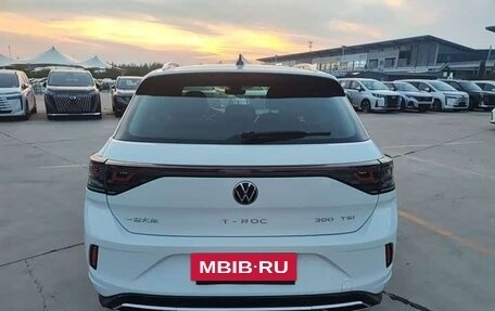 Volkswagen T-Roc I, 2024 год, 1 830 000 рублей, 5 фотография