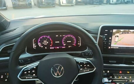 Volkswagen T-Roc I, 2024 год, 1 830 000 рублей, 13 фотография