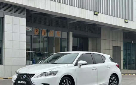 Lexus CT I рестайлинг, 2020 год, 2 000 000 рублей, 2 фотография