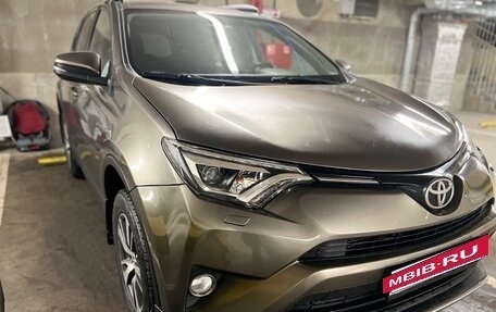 Toyota RAV4, 2018 год, 1 999 999 рублей, 2 фотография