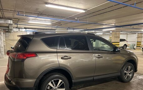 Toyota RAV4, 2018 год, 1 999 999 рублей, 6 фотография