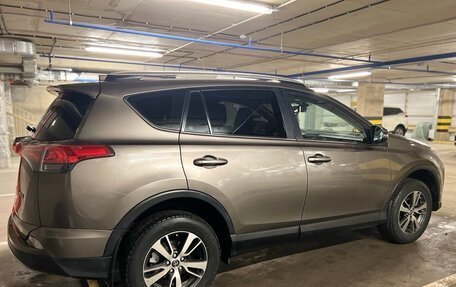 Toyota RAV4, 2018 год, 1 999 999 рублей, 7 фотография