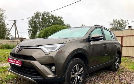 Toyota RAV4, 2018 год, 1 999 999 рублей, 4 фотография