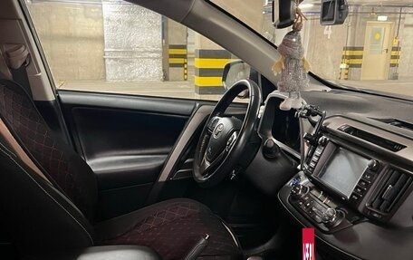 Toyota RAV4, 2018 год, 1 999 999 рублей, 17 фотография