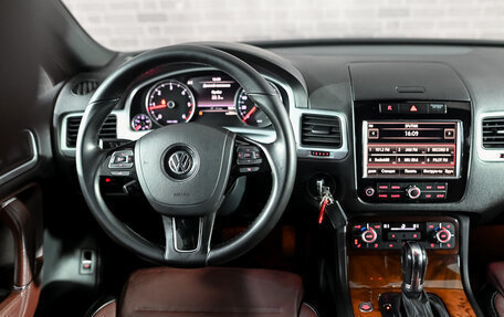 Volkswagen Touareg III, 2011 год, 2 100 000 рублей, 23 фотография