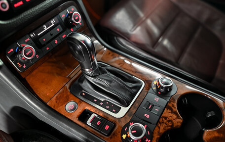 Volkswagen Touareg III, 2011 год, 2 100 000 рублей, 17 фотография