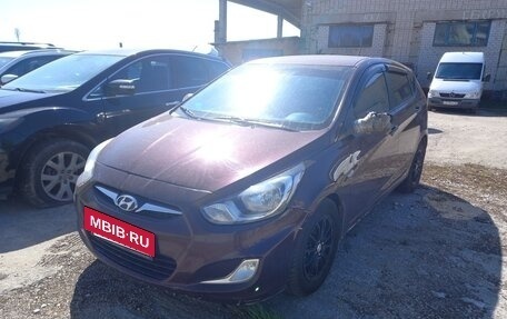 Hyundai Solaris II рестайлинг, 2012 год, 450 000 рублей, 5 фотография