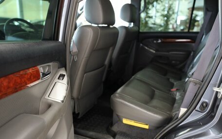 Toyota Land Cruiser Prado 120 рестайлинг, 2007 год, 2 100 000 рублей, 21 фотография