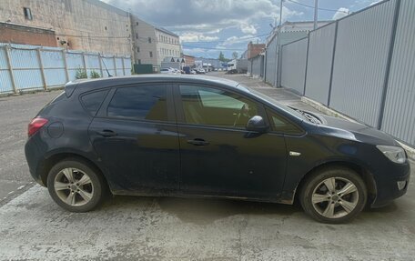 Opel Astra J, 2011 год, 510 000 рублей, 2 фотография