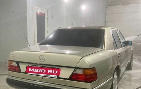 Mercedes-Benz W124, 1992 год, 350 000 рублей, 34 фотография