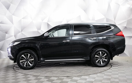 Mitsubishi Pajero Sport III рестайлинг, 2017 год, 2 494 000 рублей, 2 фотография