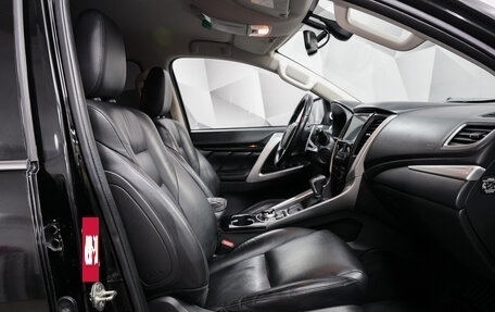 Mitsubishi Pajero Sport III рестайлинг, 2017 год, 2 494 000 рублей, 11 фотография