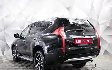 Mitsubishi Pajero Sport III рестайлинг, 2017 год, 2 494 000 рублей, 3 фотография