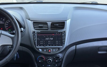 Hyundai Solaris II рестайлинг, 2011 год, 680 000 рублей, 23 фотография